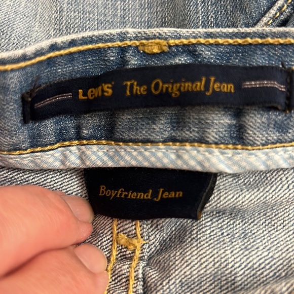 Levi’s ladies jean shorts - Picture 7 of 8